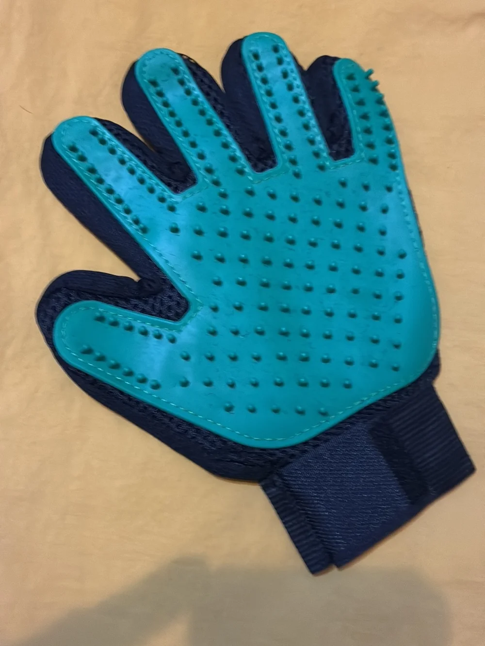 Universal Standard Teal & Navy Pet Grooming Glove